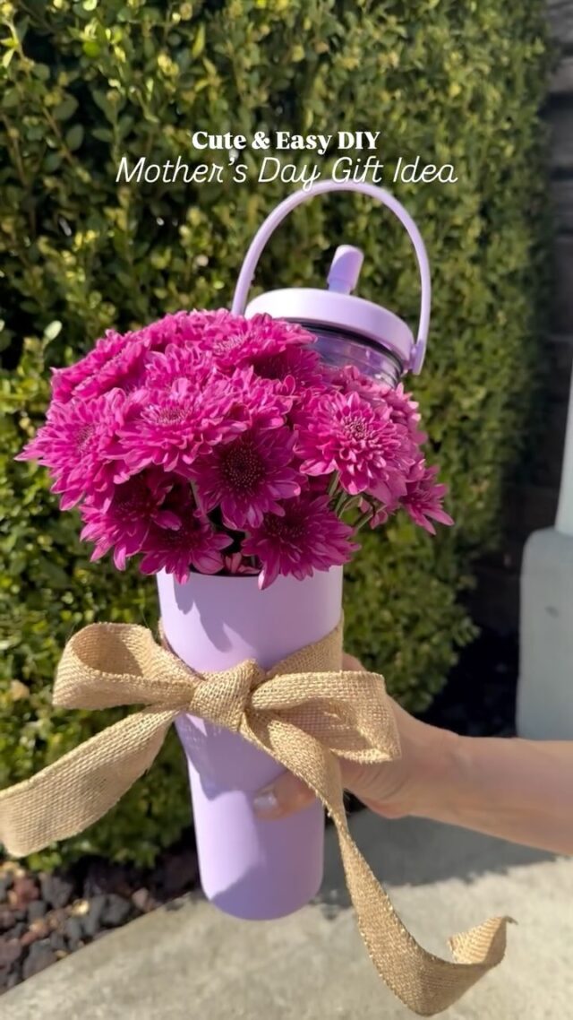 Cute & Easy DIY Mother’s Day gift idea! 💐☀️🌸 All you need is a tumbler, a bouquet of flowers and some ribbon! This gift for mom is so easy to re-create! ☺️

This would also make a cute teacher appreciation gift! ✨ 

#mothersday #mothersdaygift #mothersdaygiftideas #mothersdaygifts #diygift #diygiftideas #giftsformom #giftideasformom #brumate #momgifts #mothersdaygiftguide #floralbouquet #bouquetgift