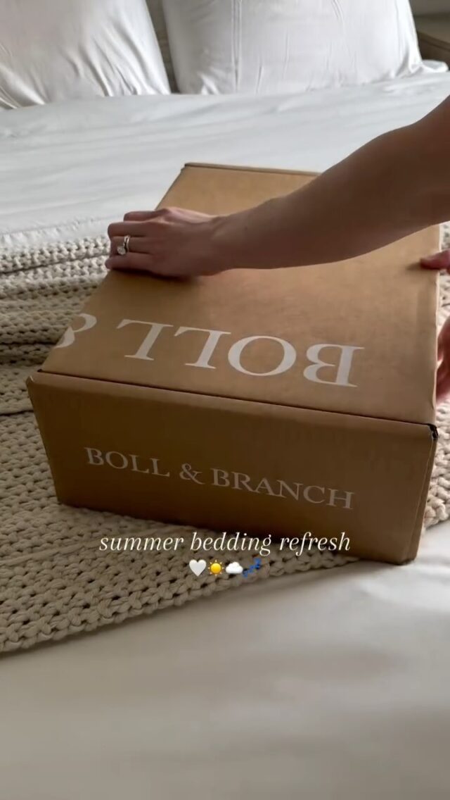 Summer bedding refresh! ⛅️🌿 Upgraded our bedding to an ultra lightweight, airy linen duvet set made of 100% European Flax that’s naturally cooling and soft ☁️✨

Use code CASSIEM for 15% off @bollandbranch 🙌🏻 

#linenbedding #bollandbranchpartner #beddingset #beddingrefresh #bedding #modernbedroom #bedroommakeover #beddinginspo #neutralaesthetic #neutralhome #neutraldecor #bollandbranch
